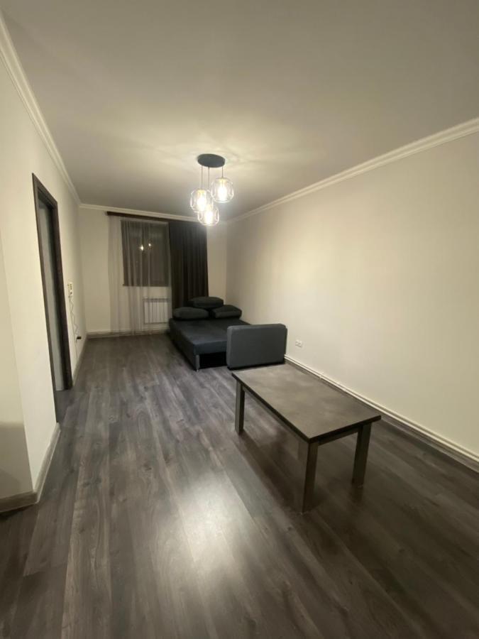 2 Cosy Apartment In Townhouse Near Airport Evn Geghanist  Exterior foto