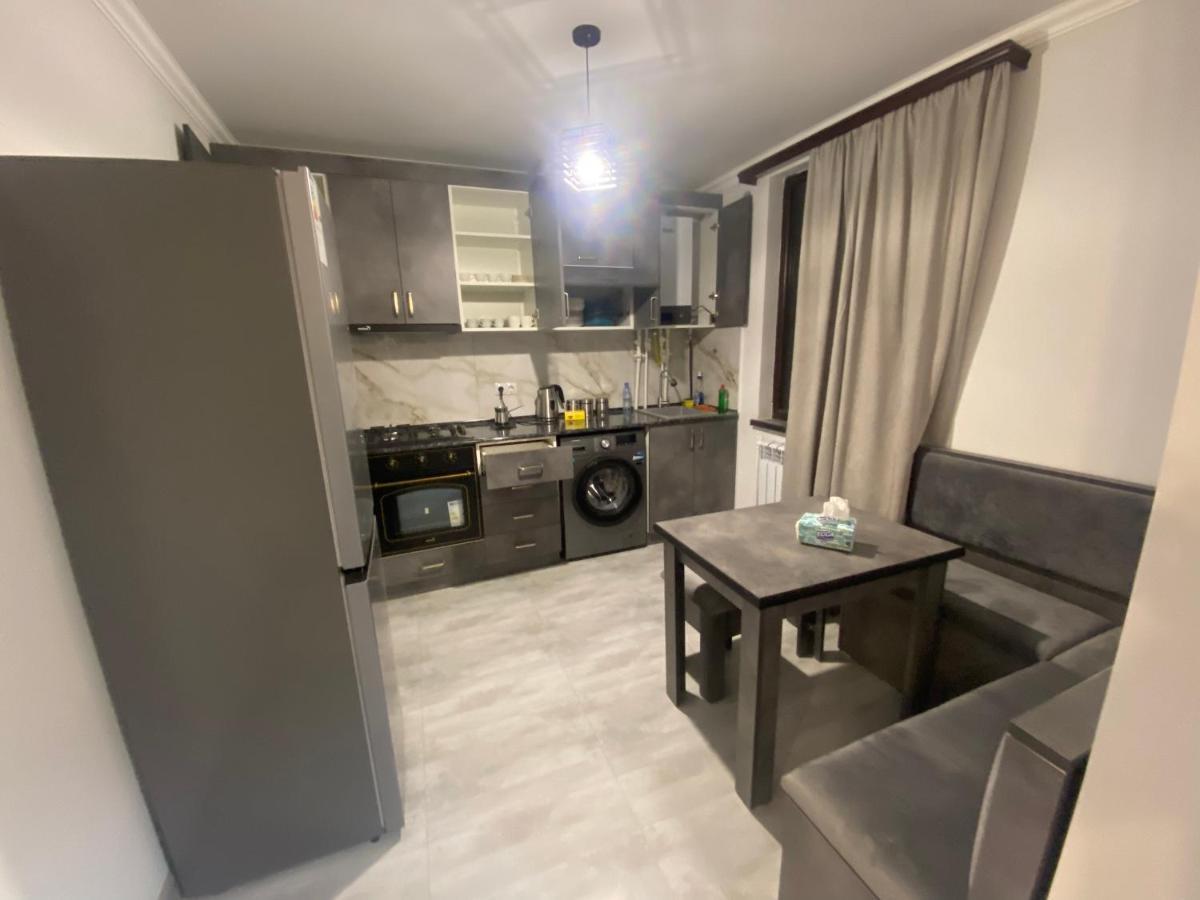 2 Cosy Apartment In Townhouse Near Airport Evn Geghanist  Exterior foto